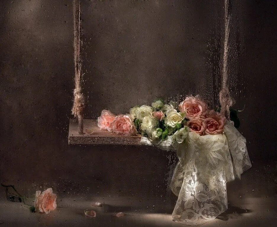 Однообразные мелькают. Светлана Лебедева фотохудожник. Живопись увядшие цветы. Увядшие цветы картина. Натюрморт с увядшими розами.