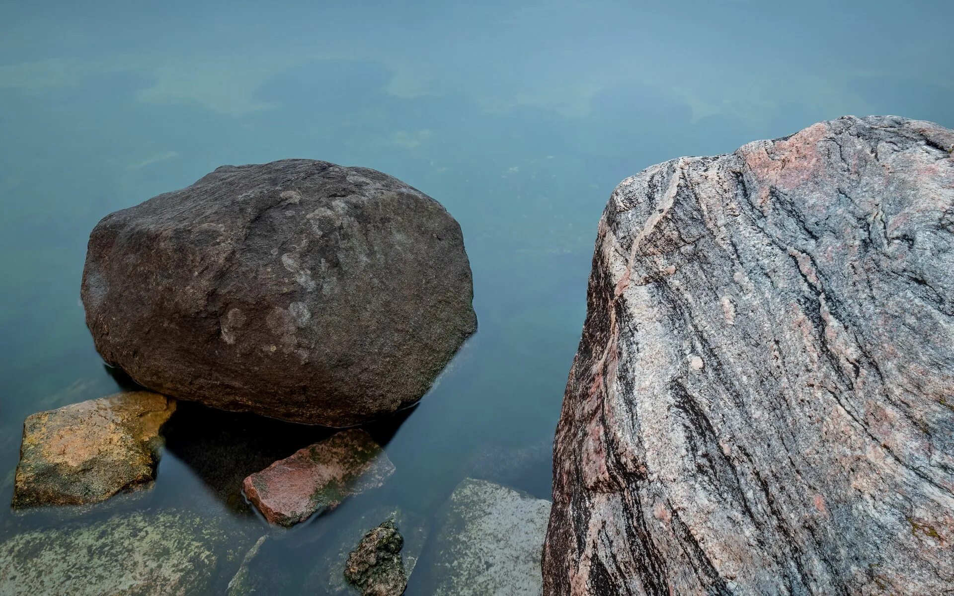 Горизонт каменный. Камень 4к. Камни в воде. Волховский Горизонт камень. 4 камня на камне не оставить