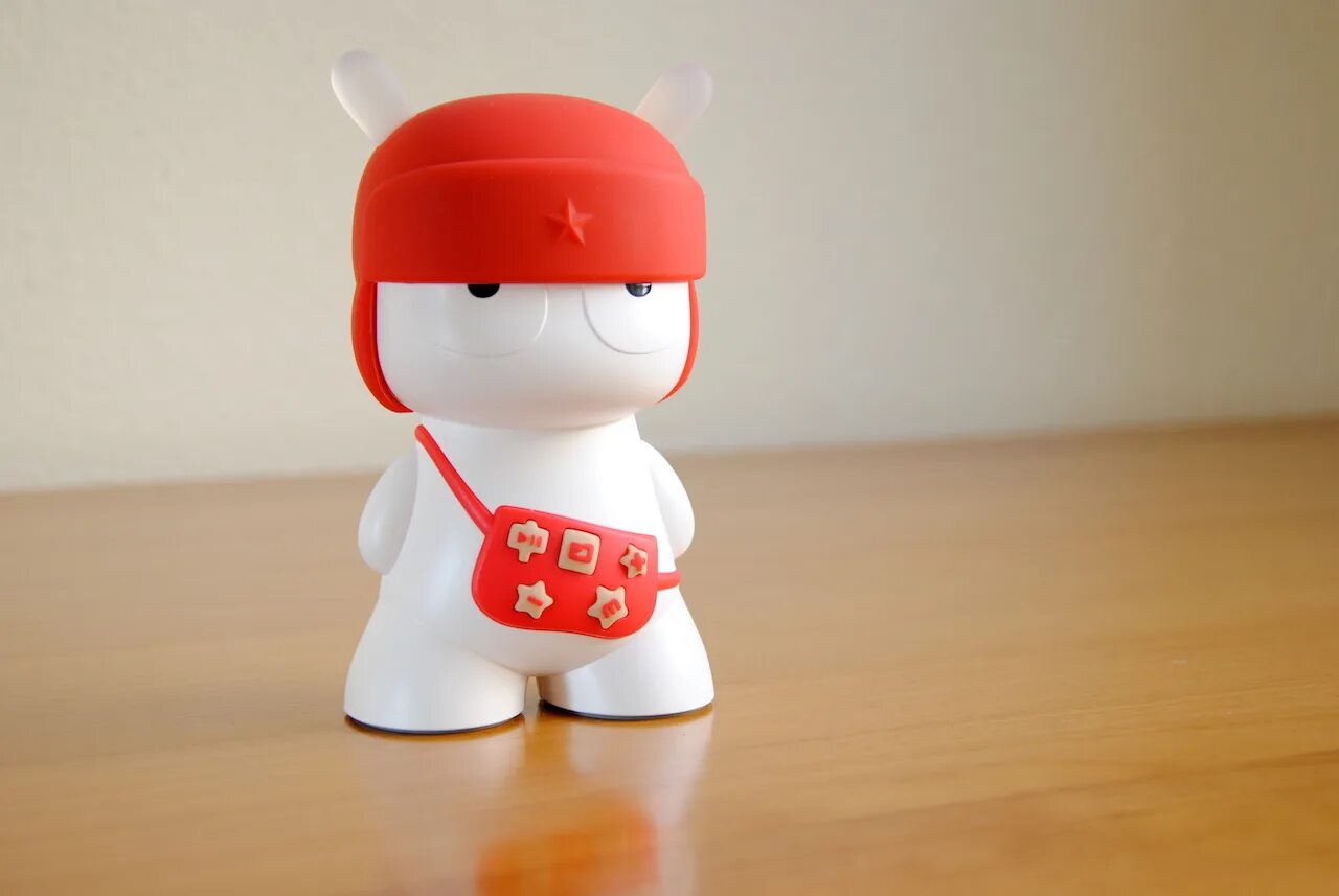 Mi rabbit. Xiaomi Rabbit. Xiaomi mitu Miniature Crane Photoshoot.