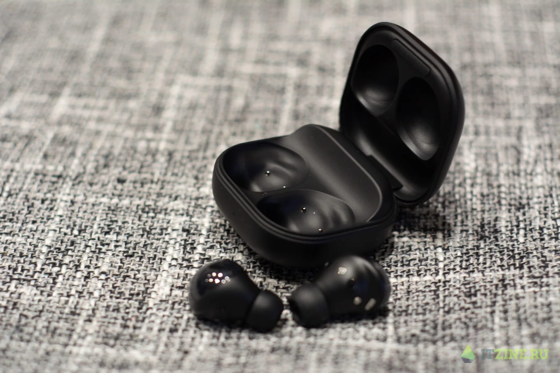 Tws samsung buds pro. Беспроводные наушники с микрофоном buds pro. Samsung galaxy buds pro black sm r190nzkacis. Samsung galaxy buds pro черный. Беспроводные наушники samsung galaxy buds pro.