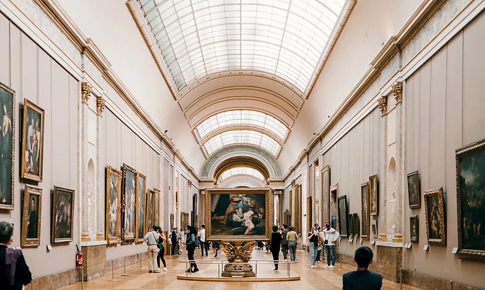 Louvre Museum. Большая галерея Лувра. Малая галерея Лувр. Где находится знаменитый музей