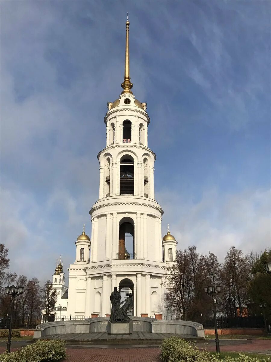 Колокольня кафедрального собора. Город шуя колокольня воскресенского собора. шуя шпиль колокольня.