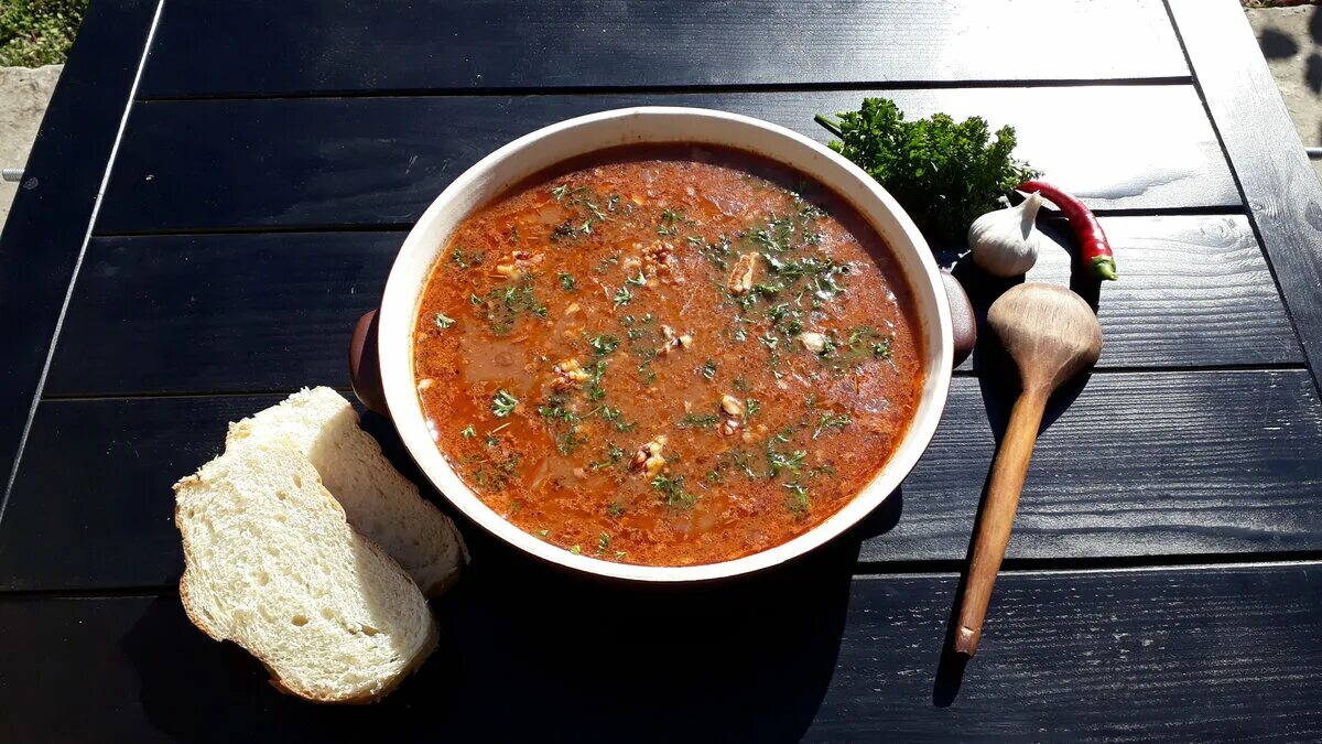 Суп харчо рецепт от ивлева. Харчо чайхона. Харчо мелень. Суп харчо рецепт от ивлева. Солянка харчо.