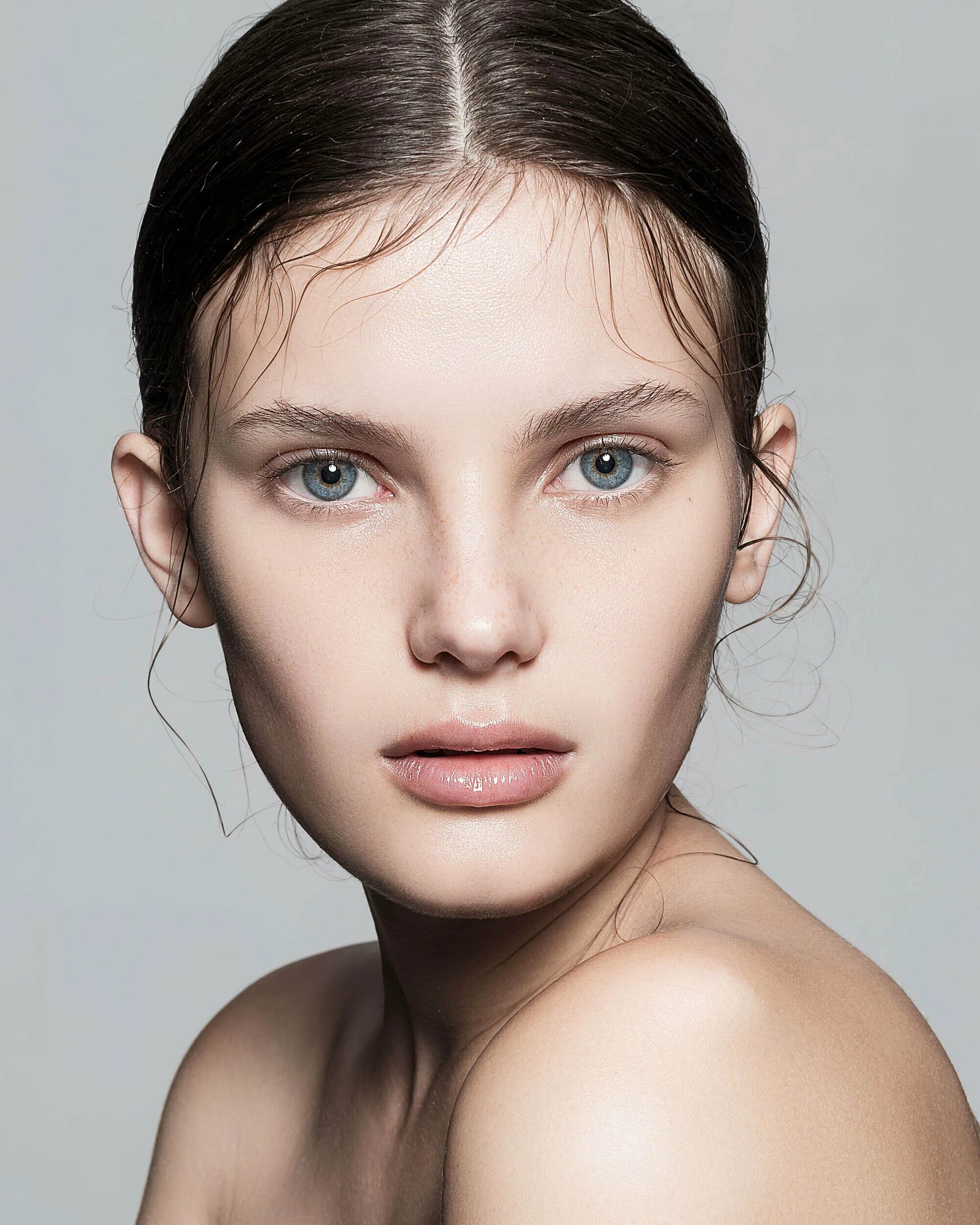 Женское лицо. Лицо человека. Амфаз. Лицо. Лицо анфас.