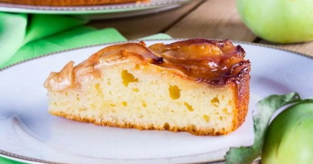 Нежный пирог с яблоками и творогом
