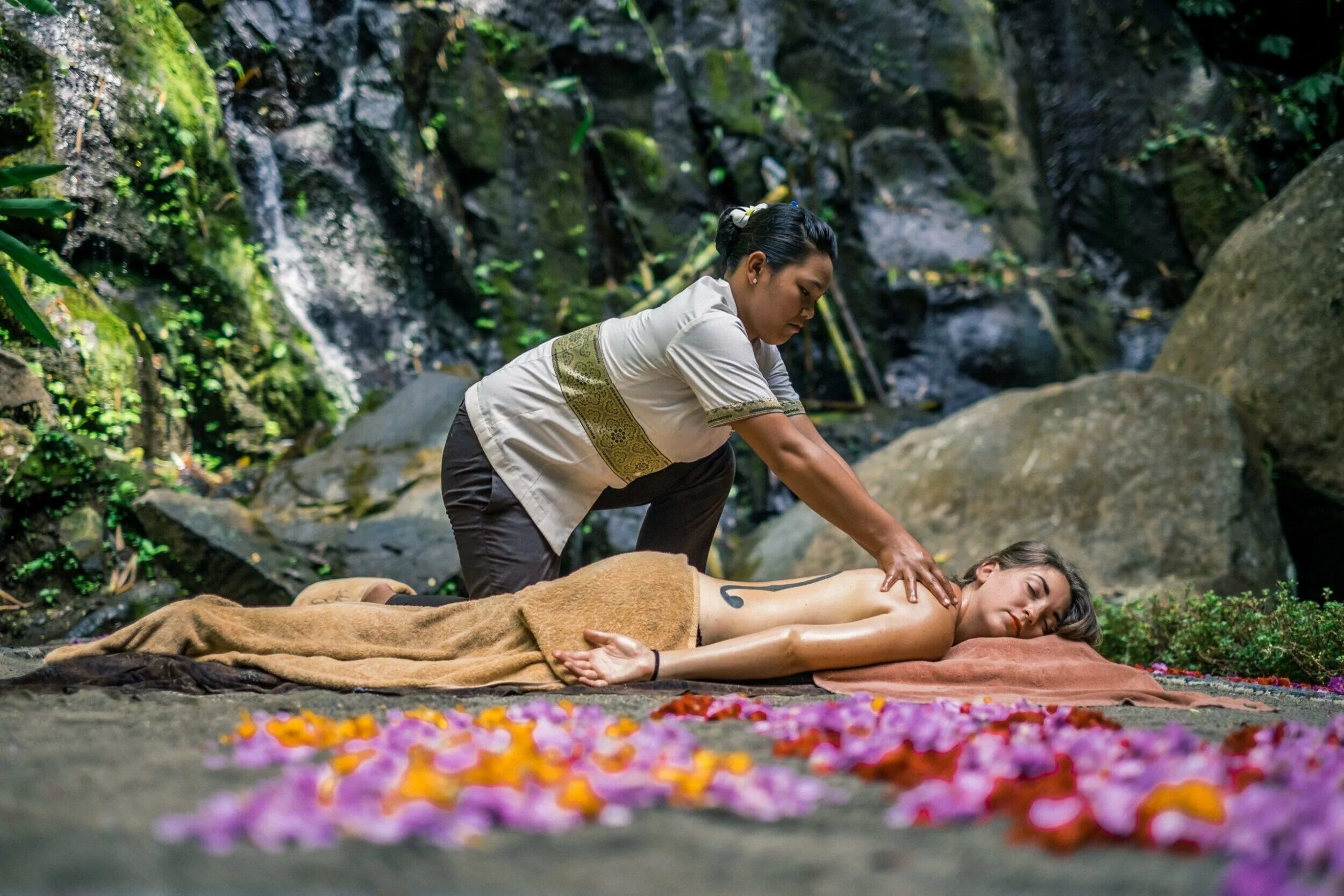 Natural massage. Массажный салон на Бали. Spa Бали. Нимай Бали. Спа на природе.