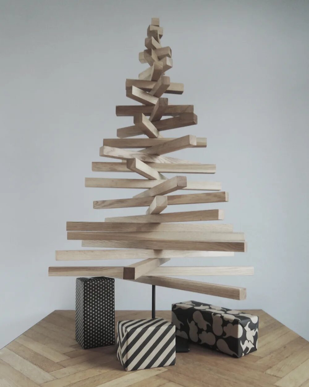 елка из брусков деревянных. деревянная елка большая. елка из брусков. елка из брусков деревянных своими руками. елка деревянная треугольная.