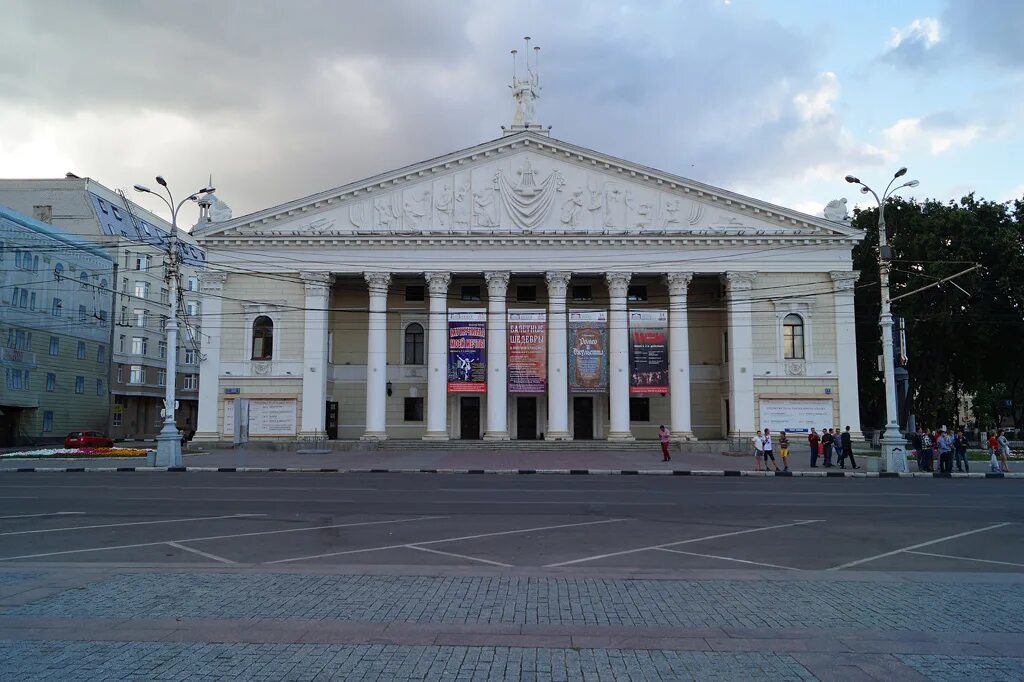 Пл ленина 7. Ленина 12 томск. Площадь ленина астрахань. Ленина, 7. Площадь ленина 7 воронеж.