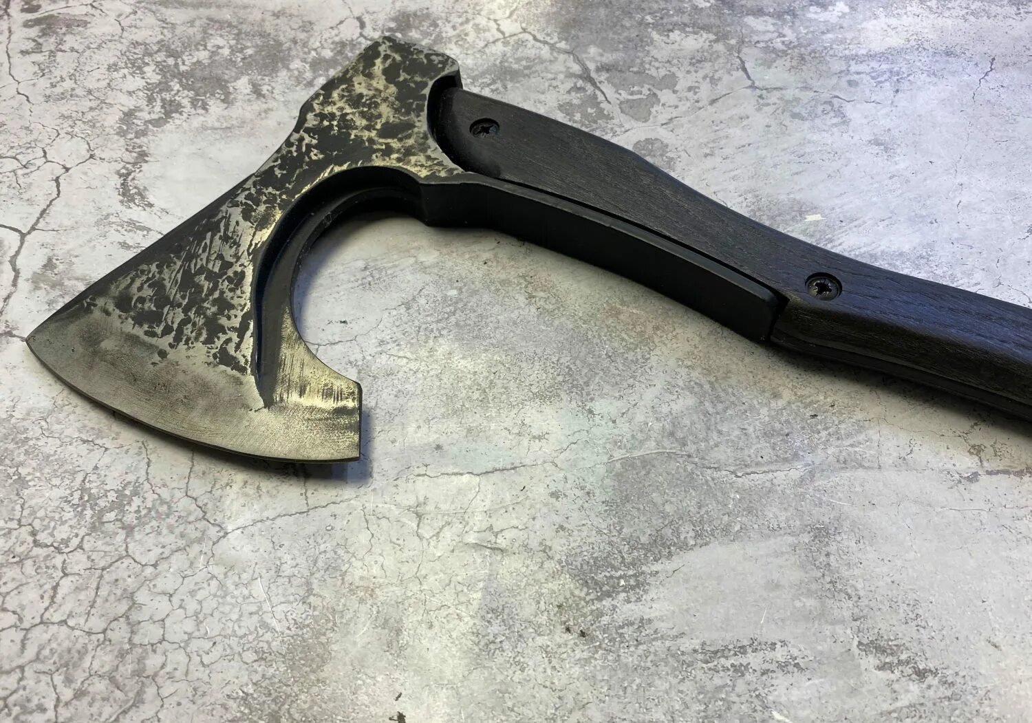 Топор кованый "секач 1". Топор колун кованый викинг. Кованые топорики. Топоры походный уральский мастеровой. Лохаберский топор.