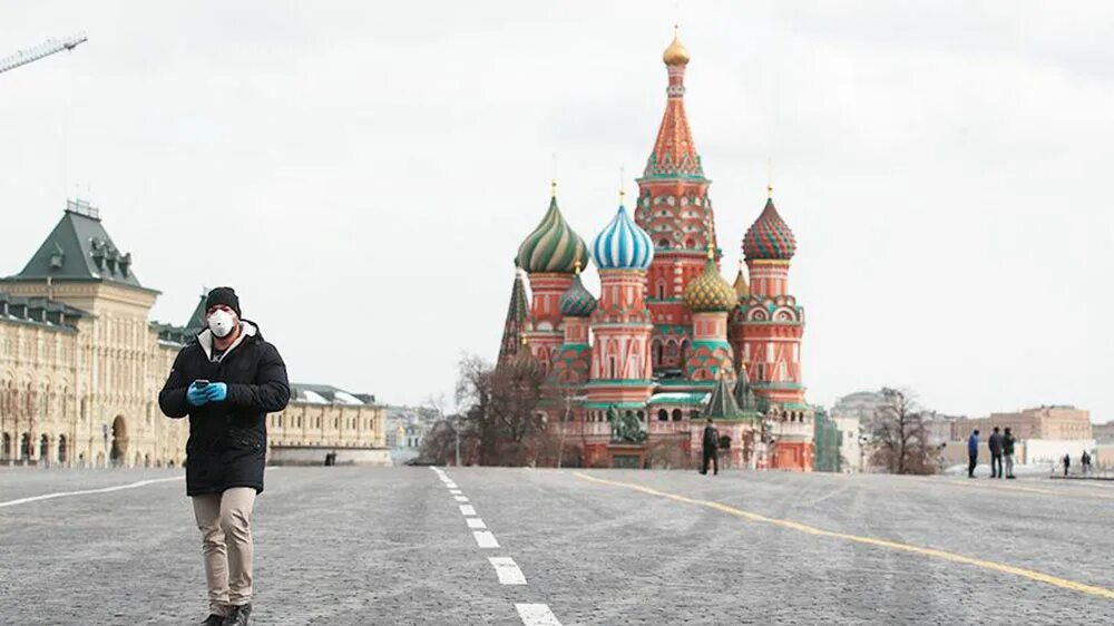 Пагөда на 10 в москве и московской. Москва в мае. Москва апрель 2020. Апрель в Москве. Люди Москва апрель.