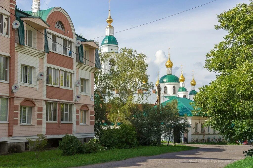 Квартиры в городе углич. Углич утро.
