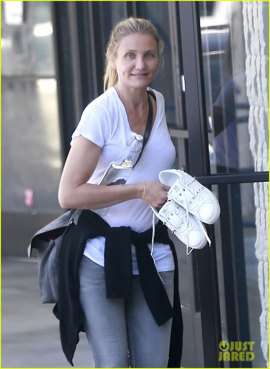 кэмерон диаз сейчас дети. кэмерон диаз 2022. бенджи мэдден и кэмерон диаз с дочкой. кэмерон диаз 2021 с ребенком. кэмерон диаз сейчас 2021 с дочерью.