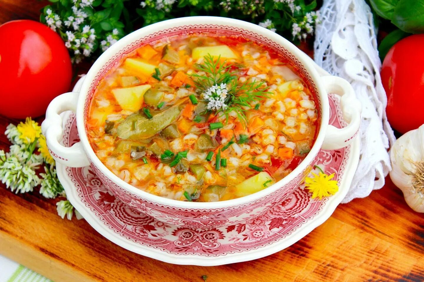 Суп с перловкой и солеными огурцами. Рассольник постный. Рассольник с перловкой и солеными огурцами. Рассольник с перловкой и солеными огурцами рецепт. Рассольник рецепт классический с перловкой и огурцами.