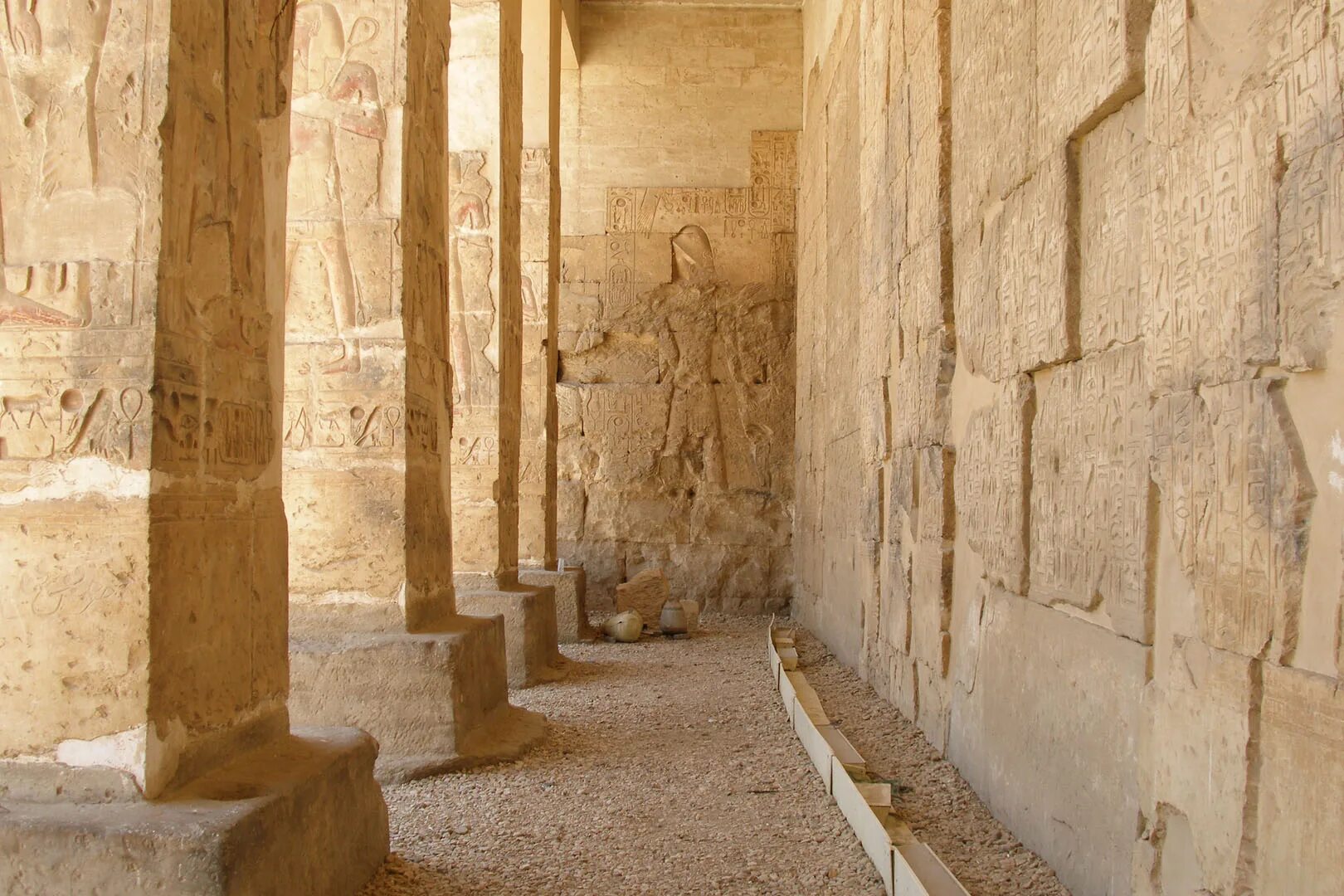 Храм в абидосе египет. Абидос древний город в египте храм. Храм в абидосе египет. Осирион абидос. Храм абидос египет.