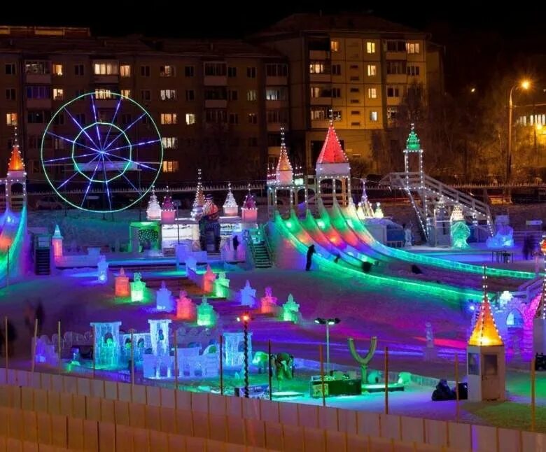 Ледяной городок иркутск ледокол ангара. Ледовый городок иркутск. Ледяной городок хрустальная сказка иркутск. Хрустальная сказка билеты. Ангарск ледовый городок.