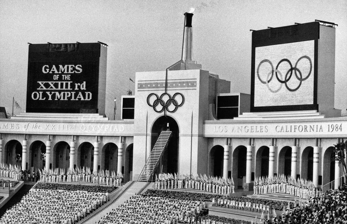 Игр 1984 в лос анджелесе. Бойкот олимпиады в лос-анджелесе 1984. лос анджелес олимпийские игры. олимпийские игры в сша лос анджелес 1984 года.