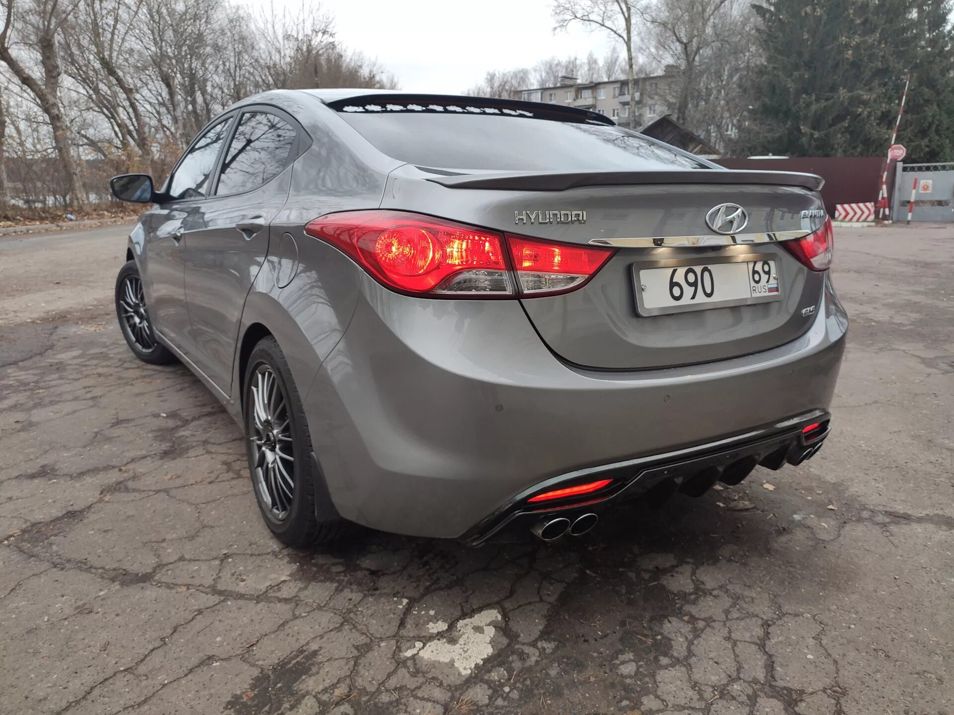 Диффузор элантра. Диффузор бампера hyundai elantra 5. диффузор элантра 5. хендай элантра диффузор. диффузор на задний для хендай элантра 2015 года.