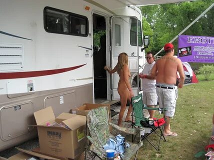 Commons:A. Nudes-A-Poppin 2009 0025.jpg. 