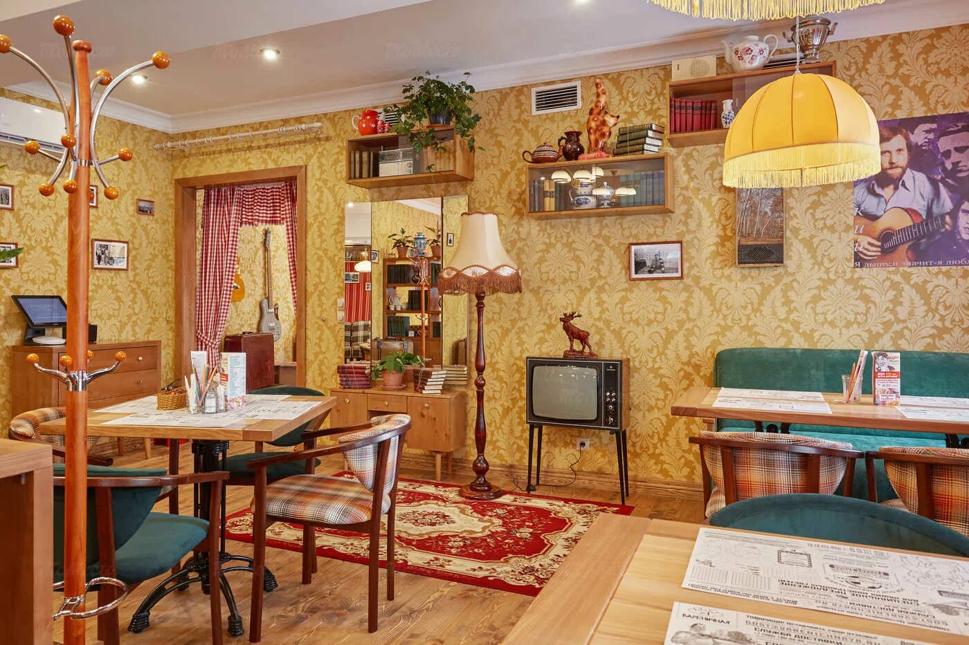 Вареничная 1 москва. Легендарное кафе вареничная москва. Вареничная №1. Кафе вареничная москва. Вареничная климентовский.