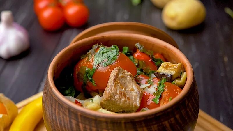 чанах суп. грузинская кухня чанахи. чанах в духовке. чанах в духовке. чанахи в горшочках в духовке.