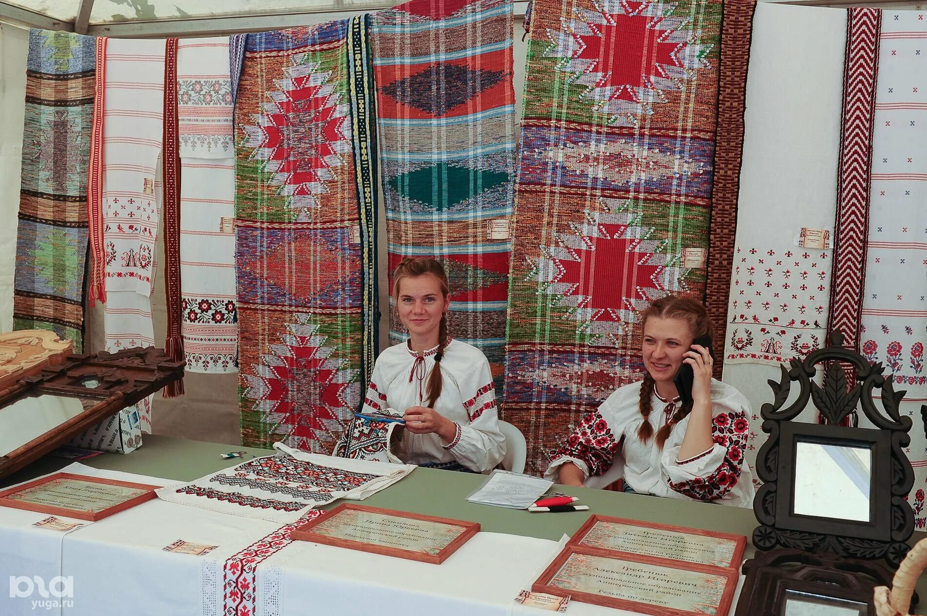 Славянский дом отзывы. Народные промыслы. Ярмарка народных промыслов. Экспозиции народных промыслов. Кубанские народные промыслы.