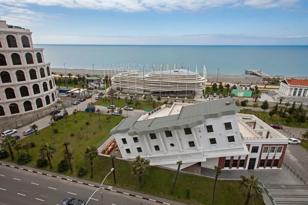 Отели батуми на берегу моря. Отели батуми на берегу моря. Батуми вид с балкона. Отели батуми на берегу. Батуми кобаладзе 6.