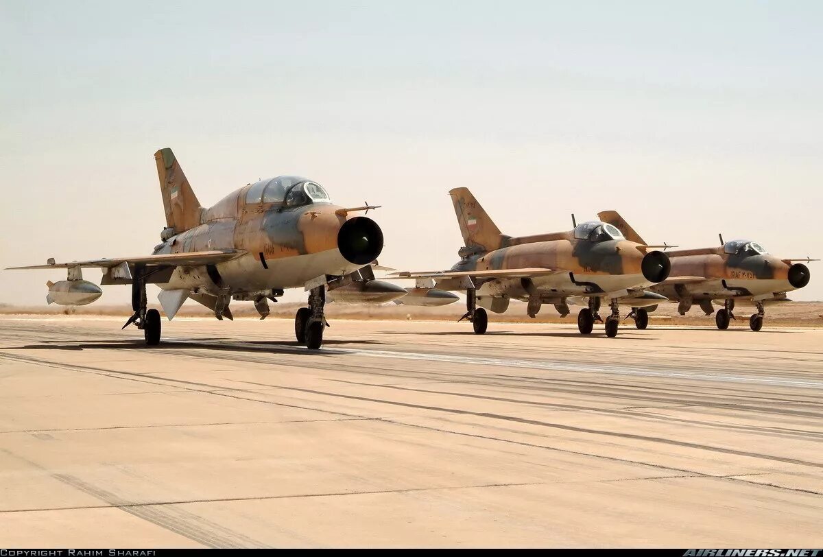 Убитый истребитель. Chengdu j-7 ВВС Иран. Истребитель f-7 Иран. Iran Air Force. J7 истребитель Ирана.