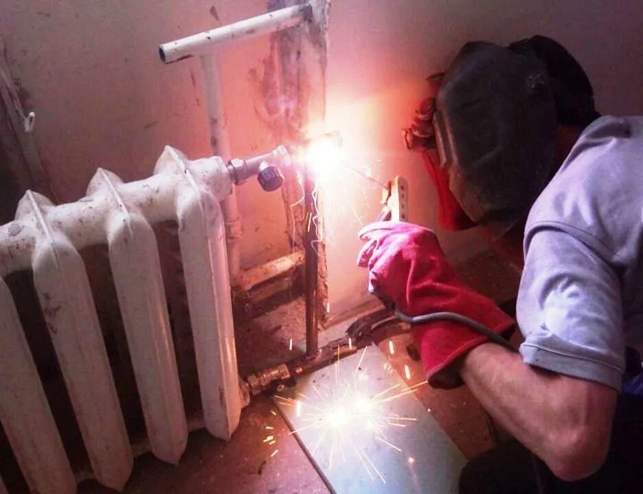 Сварка отопления водоснабжение. Сварка сантехнических труб. Услуги сварщика сантехника. Сварка труб отопления. Сварка паропровода.