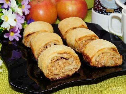 Яблоко с корицей слоеное