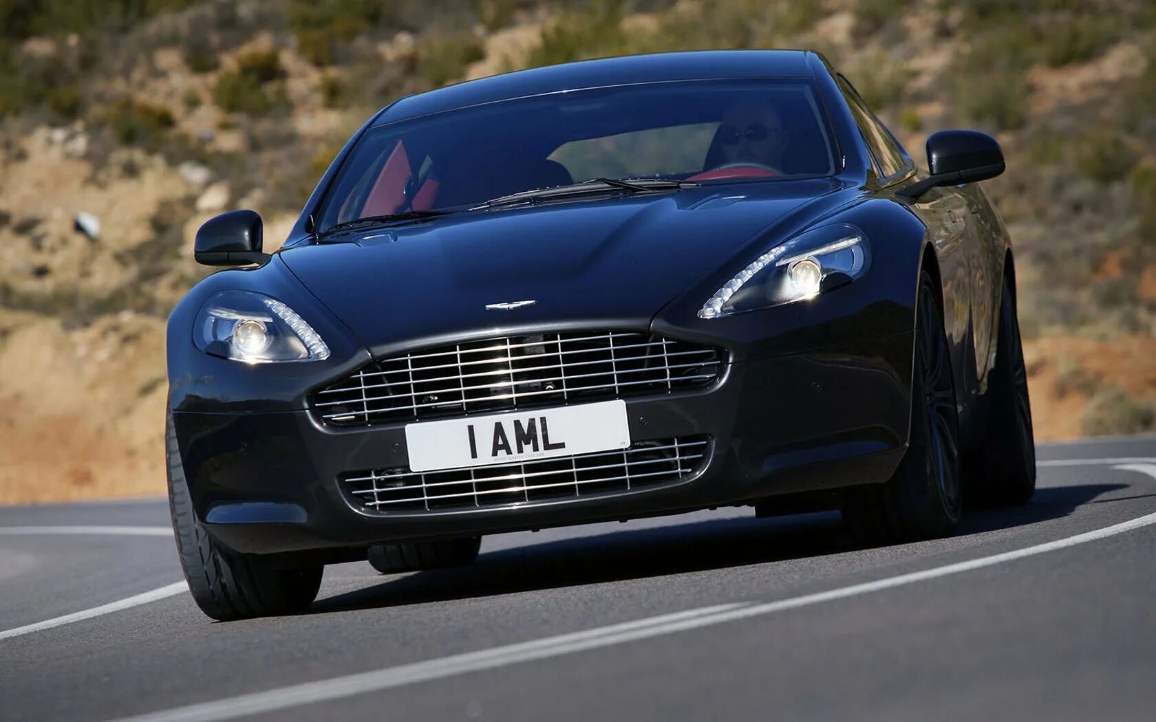 Спокойные машины. Aston Martin 5 дверный. Aston Martin rapide.