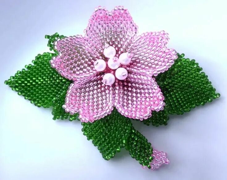Цветы из бисера техника. Бисер цветы. Плетение бисером цветы. Мозаичное плетение цветы. Цветок из бисера плоский.