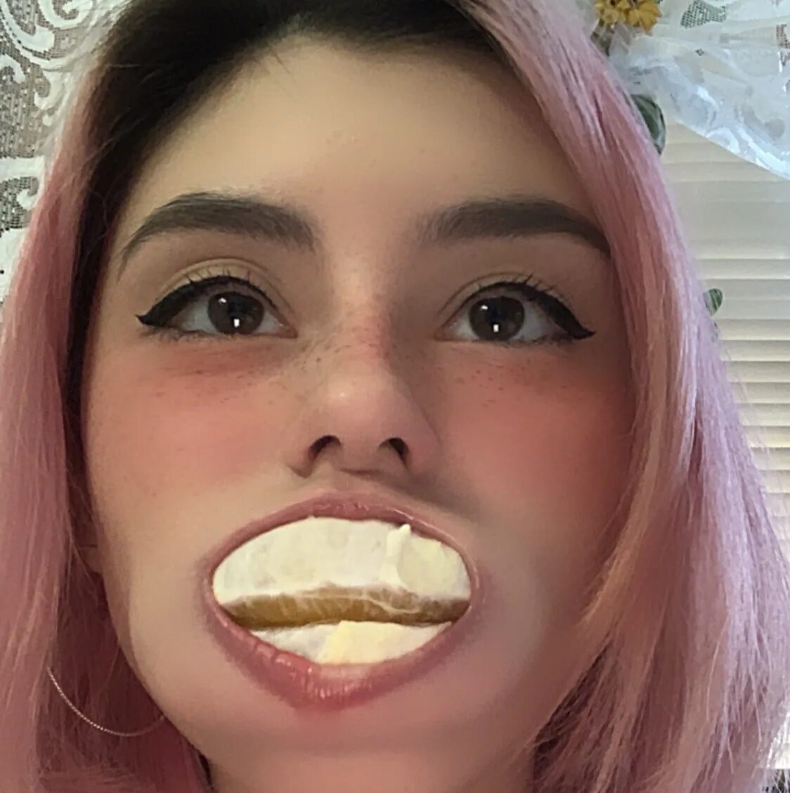 дурп. смешные фото девочек. дурп. дурп фото. глупые девушки из соцсетей.