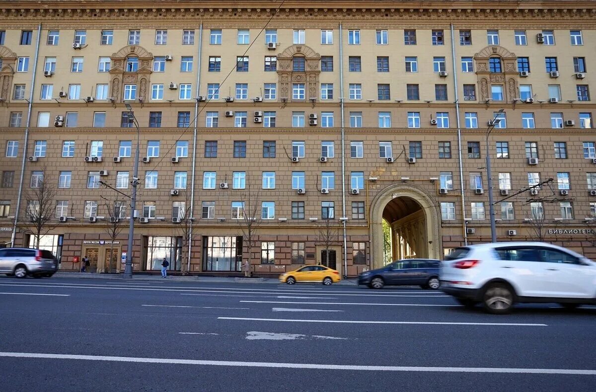 , д. Смоленская дом 13 21. , д. , д. Москва смоленская площадь 13/21.