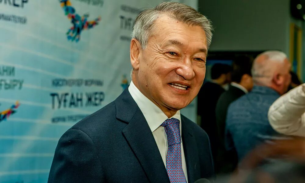 Ахметов д р. Доктор ахмет биджик. Руслан желдибай. Ахметов д р. Даниал ахметов биография.