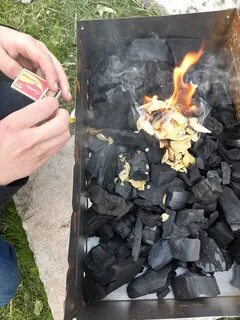 Сколько разжигать уголь