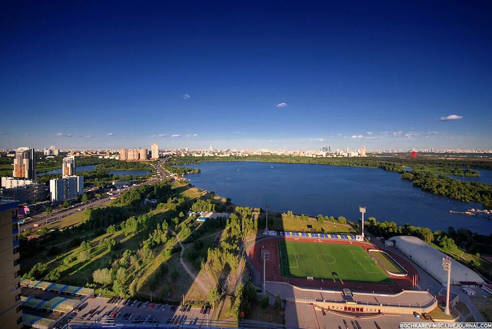 Погода в строгино москва. Пляж Строгинский Затон Строгино. Строгинская Пойма парк. Строгинская Пойма Москва. Строгино река.