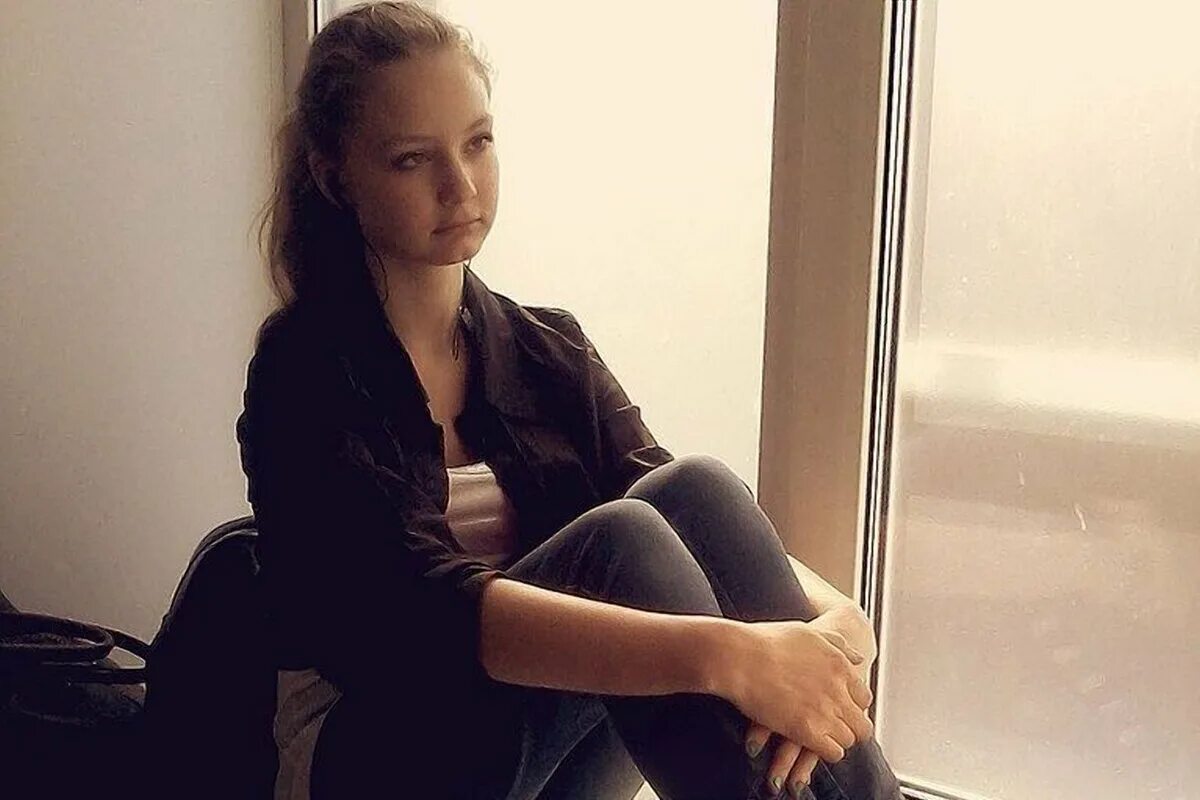 Девушка 9 классница. Девочки восьмиклассница. Девушка восьмиклассница. Восьмиклассница. Девочки восьмиклассница.