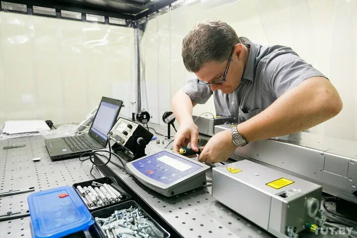 дом с солнечными батареями. солнечные батареи на крыше. Izovac photonics. солнечная станция 3 квт. Solar минск.