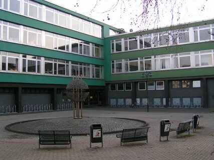 School 00