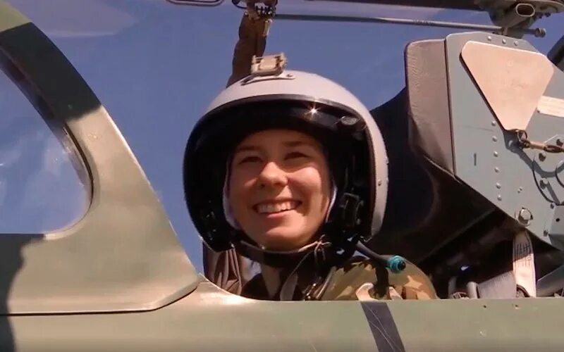 Летчица 99 лет. Первая женщина пилот перелетевшая атлантический океан. Летчица 99 лет. Летчица 99 лет. Летчица 99 лет.