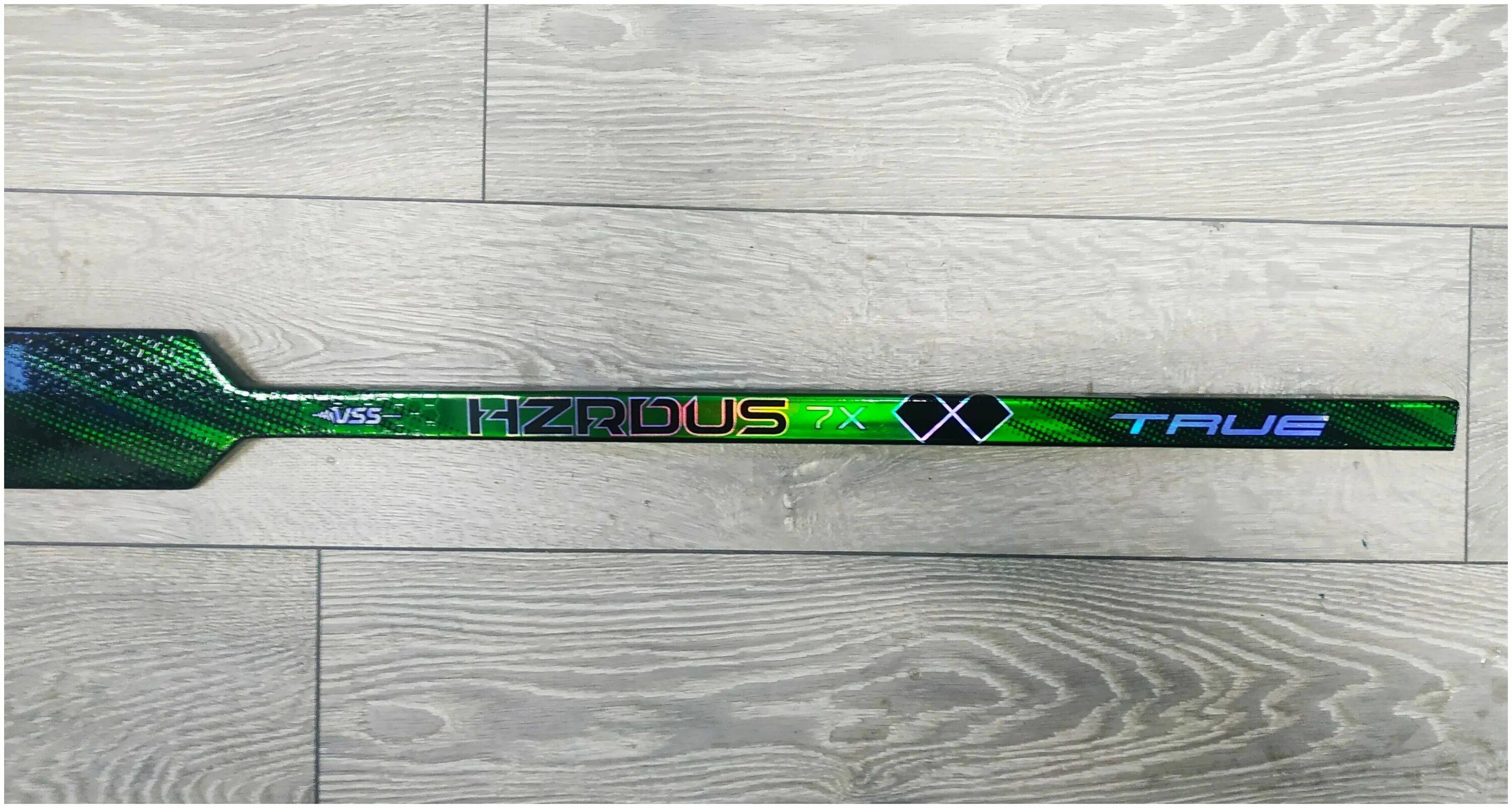 хоккейная клюшка «true ax9». True hzrdus. True hzrdus 3x. переливающия клюшка для вратарей труе зелёная. клюшка true hzrdus 9x sr.