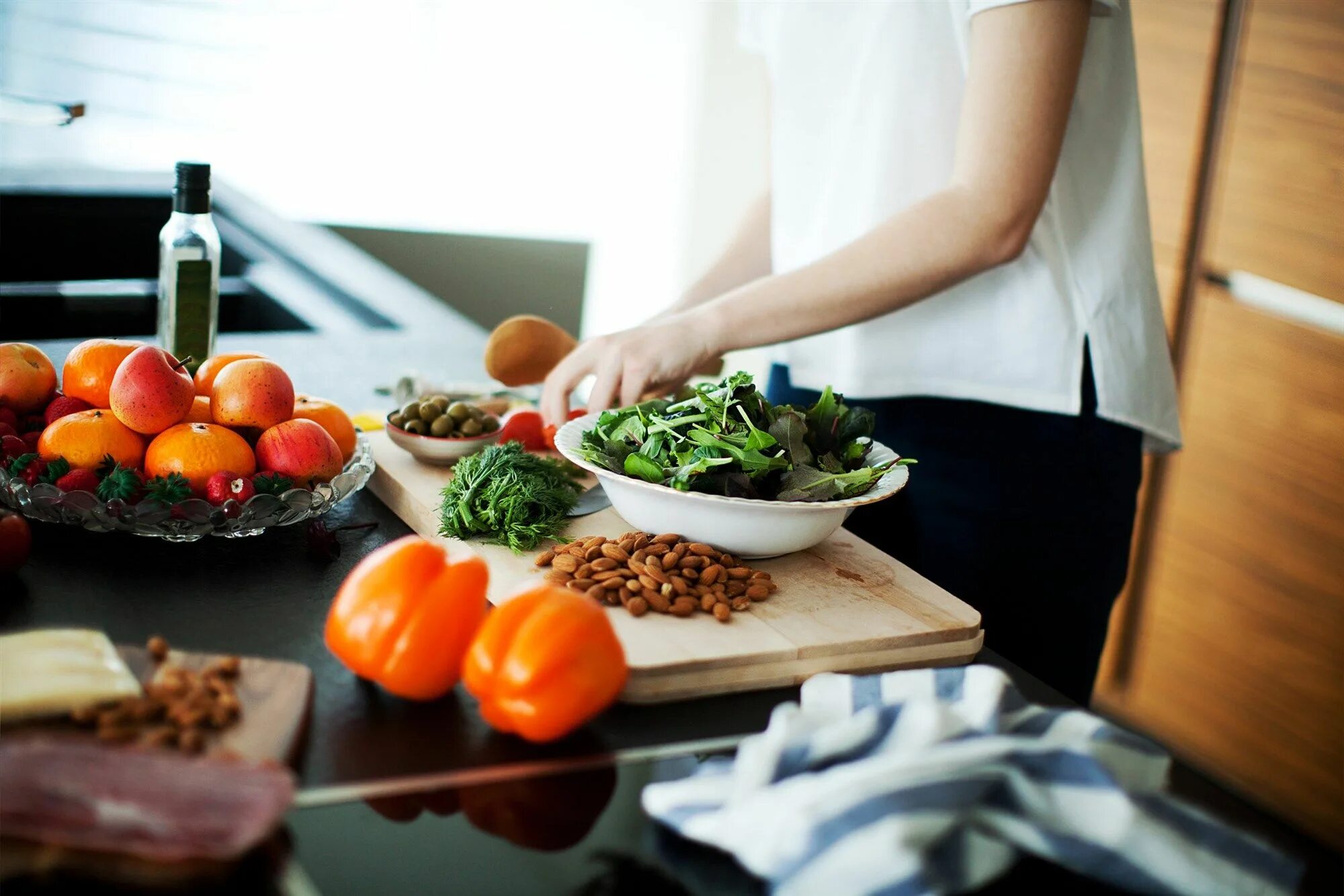 Хобби готовка. Картинки хобби кулинария. How to make a sandwich. Задания по теме бутерброд. Блюда на темном фоне.