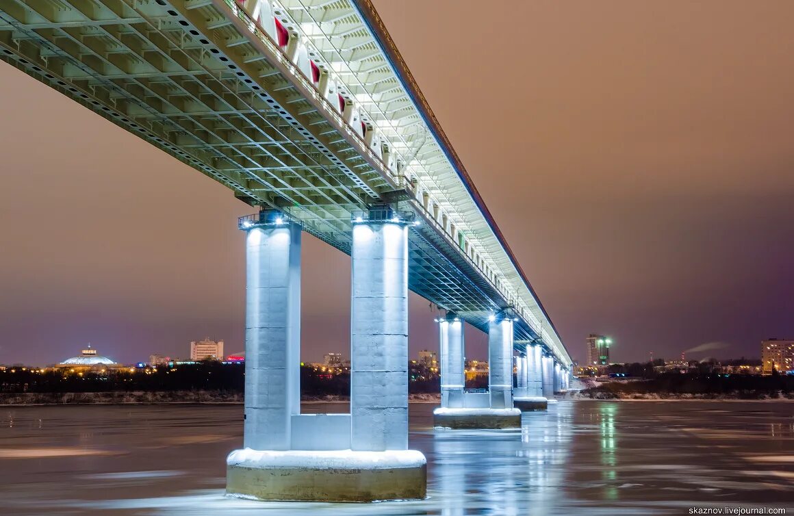 Под метромостом