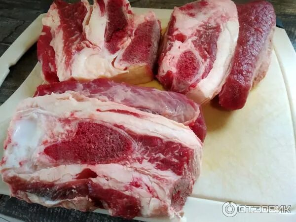 Мясо грудинки говядина. Грудинка говяжья. говядина грудинка без кости. грудинка телячья на кости. грудинка говяжья на кости.