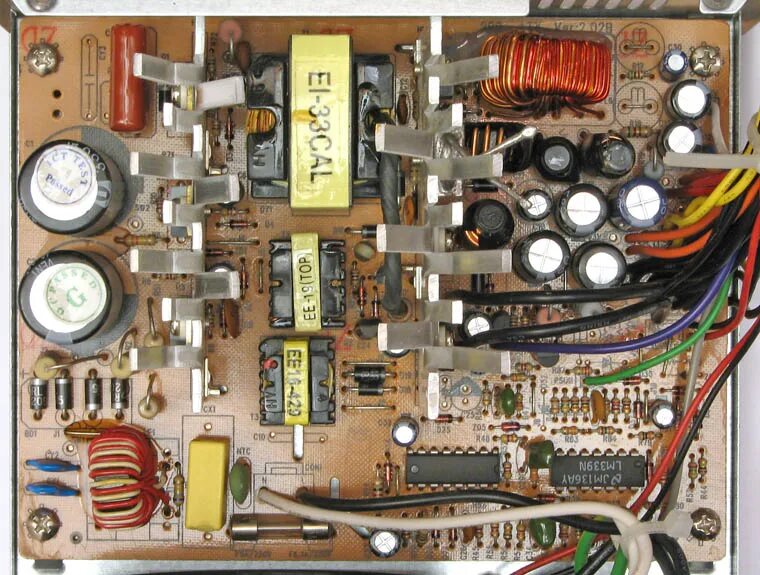 Блок питания power cool atx 300. Плата компьютерного блока питания. Zalman zm600 lx ll схемотехника. Плата компьютерного блока питания. Блок питания atx 300w.