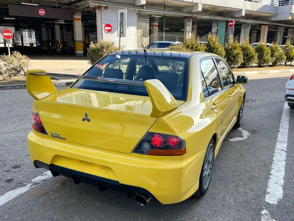 Mitsubishi mivec. Мицубиси эвик 9. Mitsubishi Lancer Evolution 9 Yellow. Митсубиши эвик 6. Эвик 11 Митсубиси.