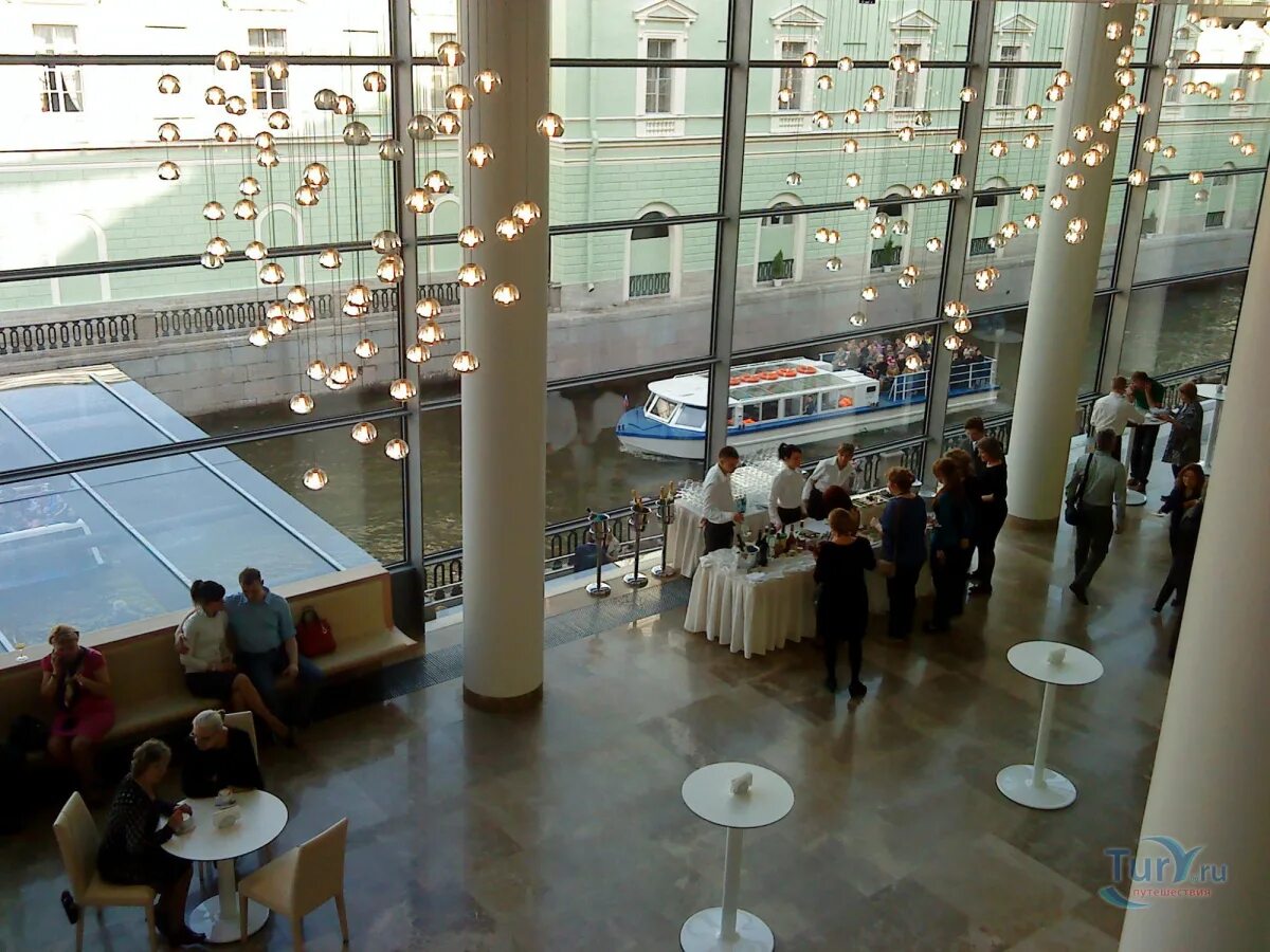 Буфет в театре. Мариинский театр 2 буфет меню. Михайловский театр буфет. Мариинка 2 буфет. Буфет в мариинском театре.