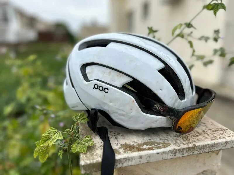 прыгай киска альбом. конь в военной каске. прыгай киска. сук я в шлеме. шлем бунтаря раст.