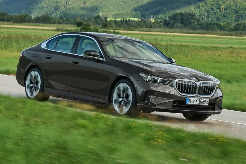 Бмв 5 большая. Bmw 535i xdrive gran turismo. Бмв 550i. Bmw 5 седан. Bmw 525 f11.