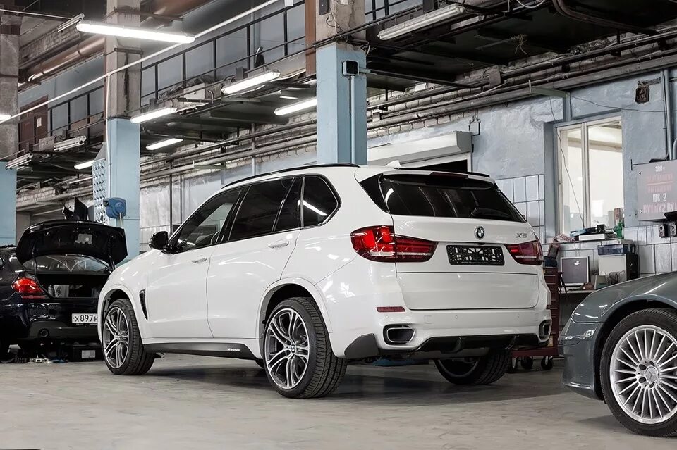 Level performance m5. Bmw f15 m performance. x5 f15 m performance. bmw x5 f15 m performance black. x5 f15 m performance черный.